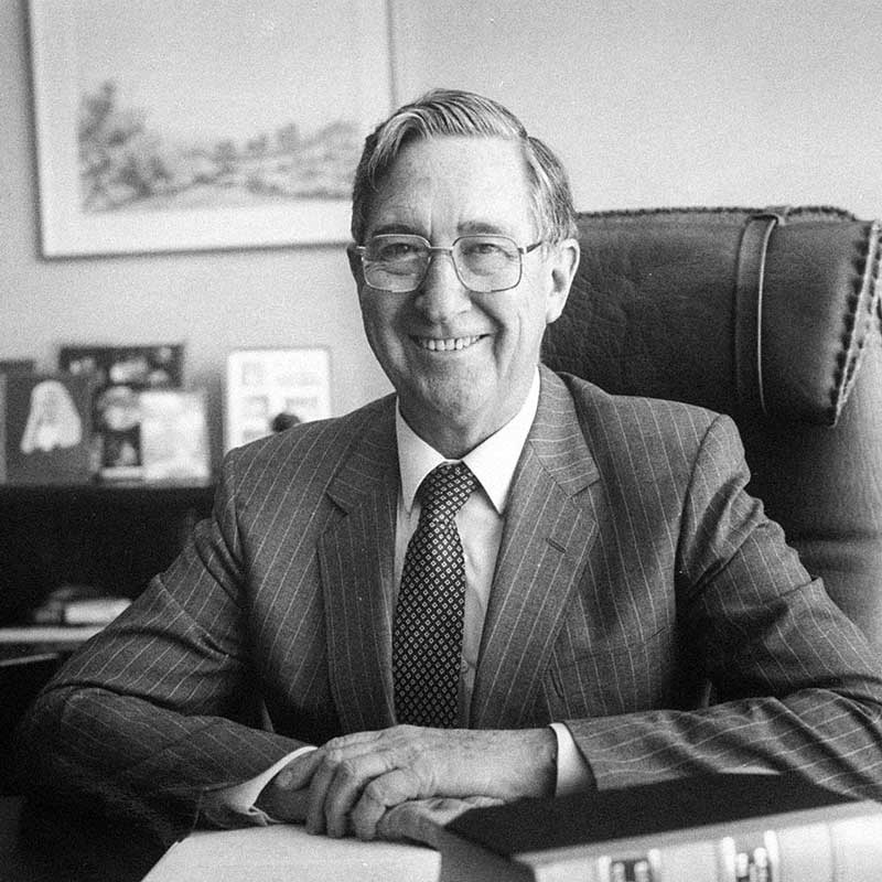 Hon Sir Gerard Brennan AC KBE QC (1998)